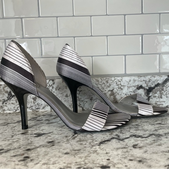 Black and White Striped Jessica Simpson Stiletto Heels. Women’s Size 8. - Picture 2 of 5